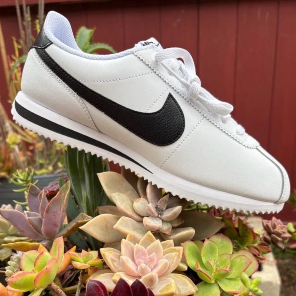 Nike Cortez Leather White Black Sneakers - Picture 11 of 11